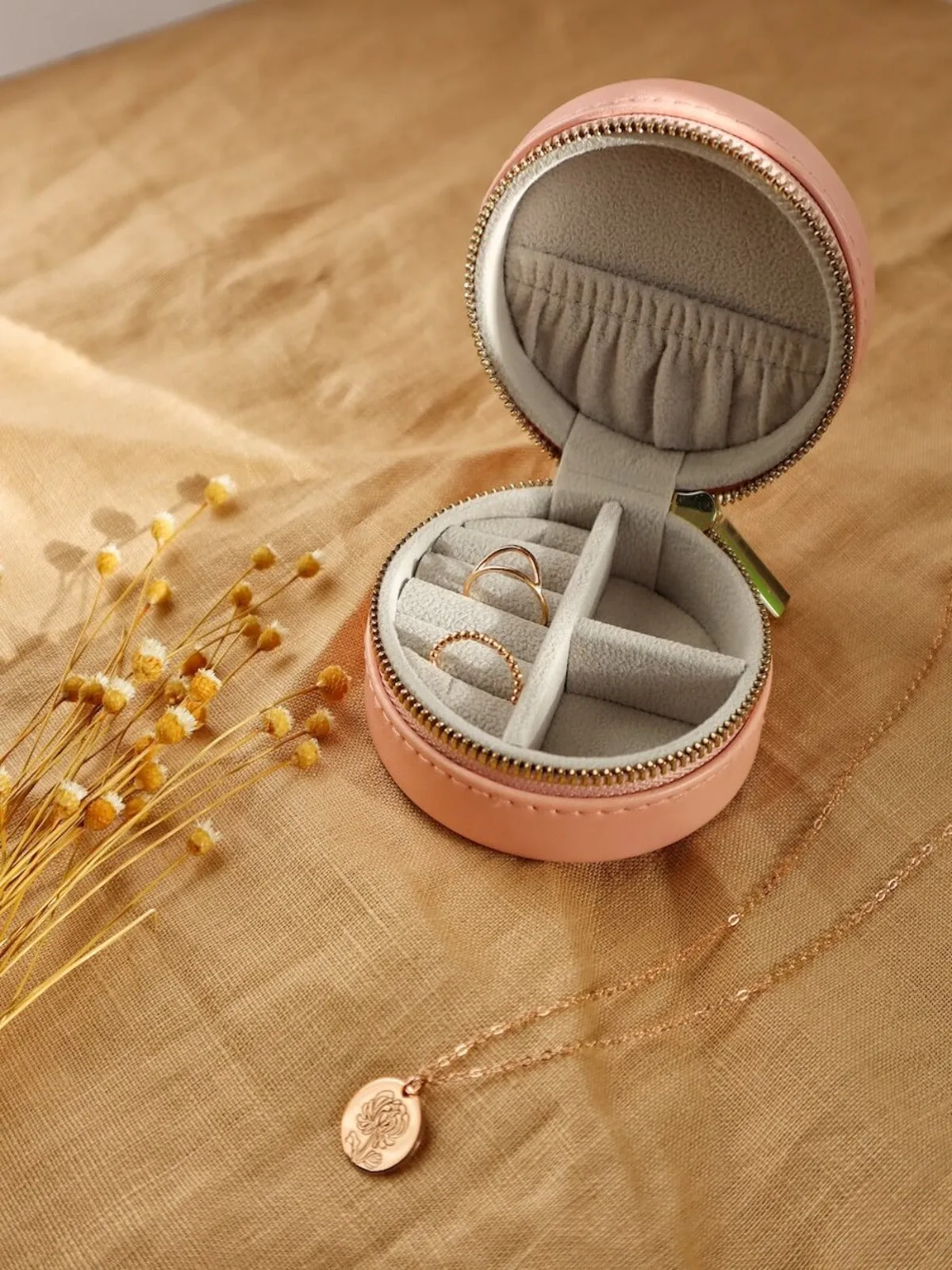 Ayr - Petite Round Jewellery Case