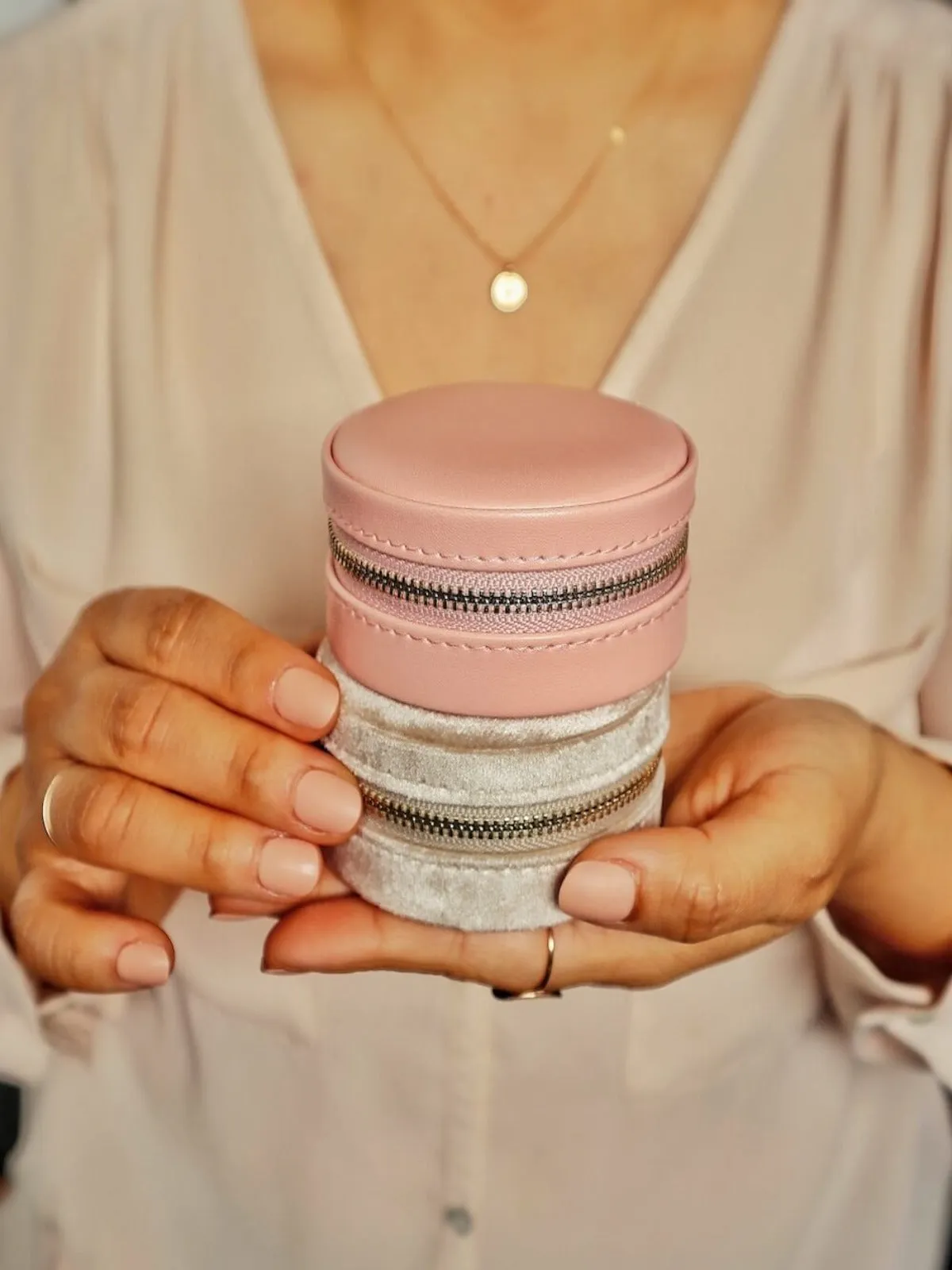 Ayr - Petite Round Jewellery Case