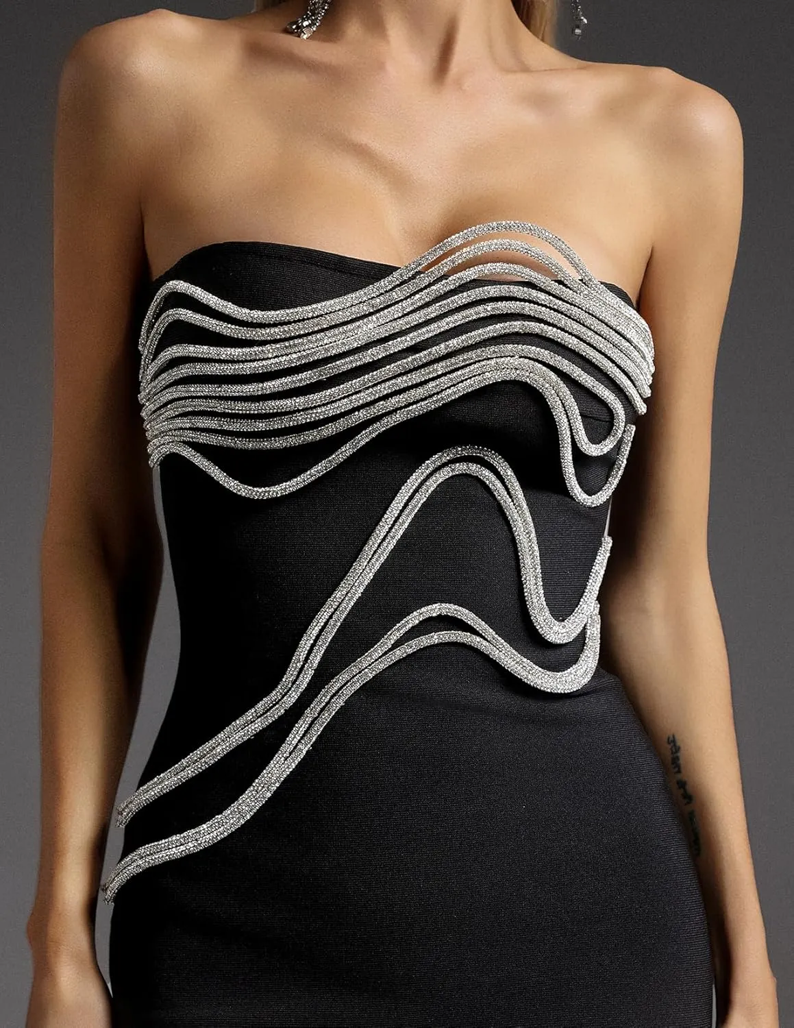 BELLA BARNETT Black Strapless Shining Irregular Silver Wave Chains Cocktail Dress Stylish Visual Impact Bodycon Elegant Dress