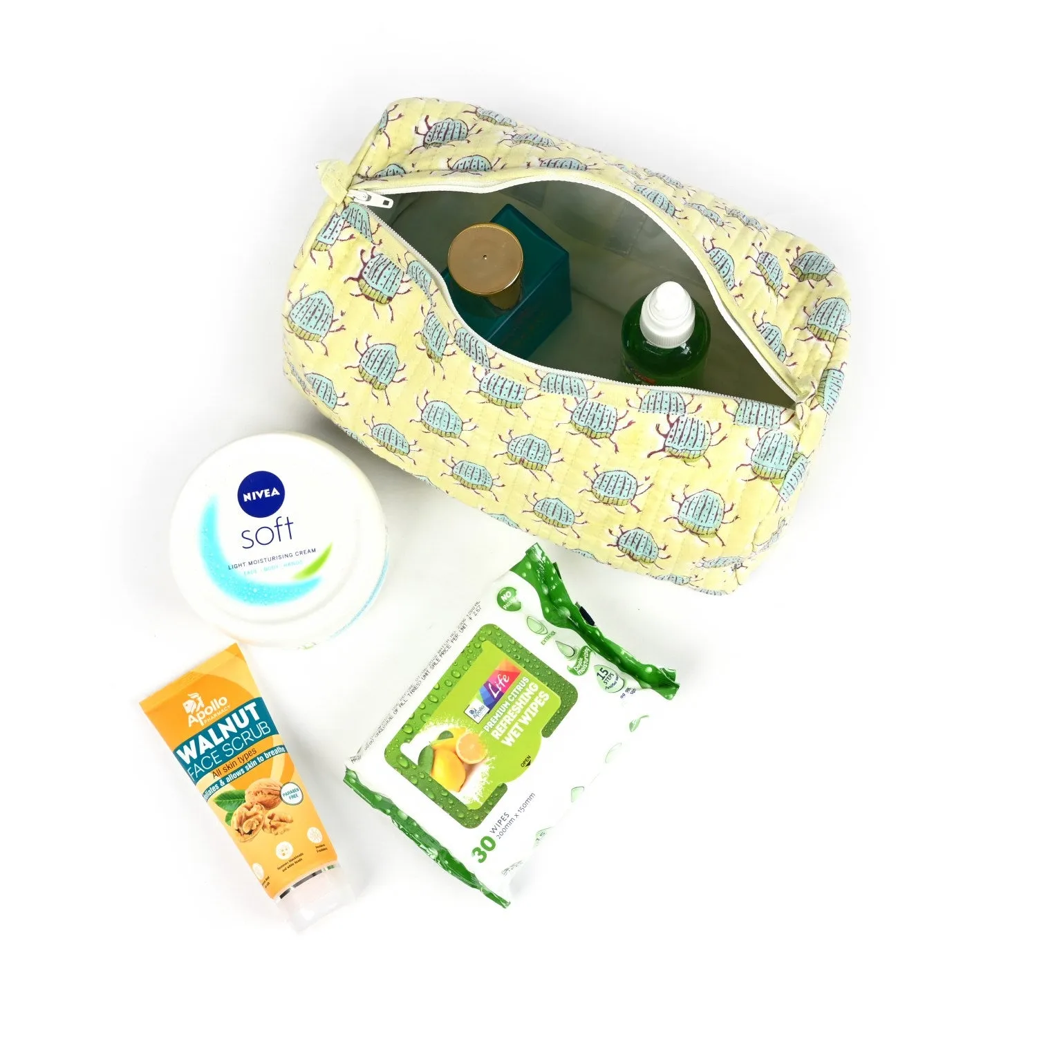 BUG BUTTI _ PASTEL QUILTED TOILETRY POUCH