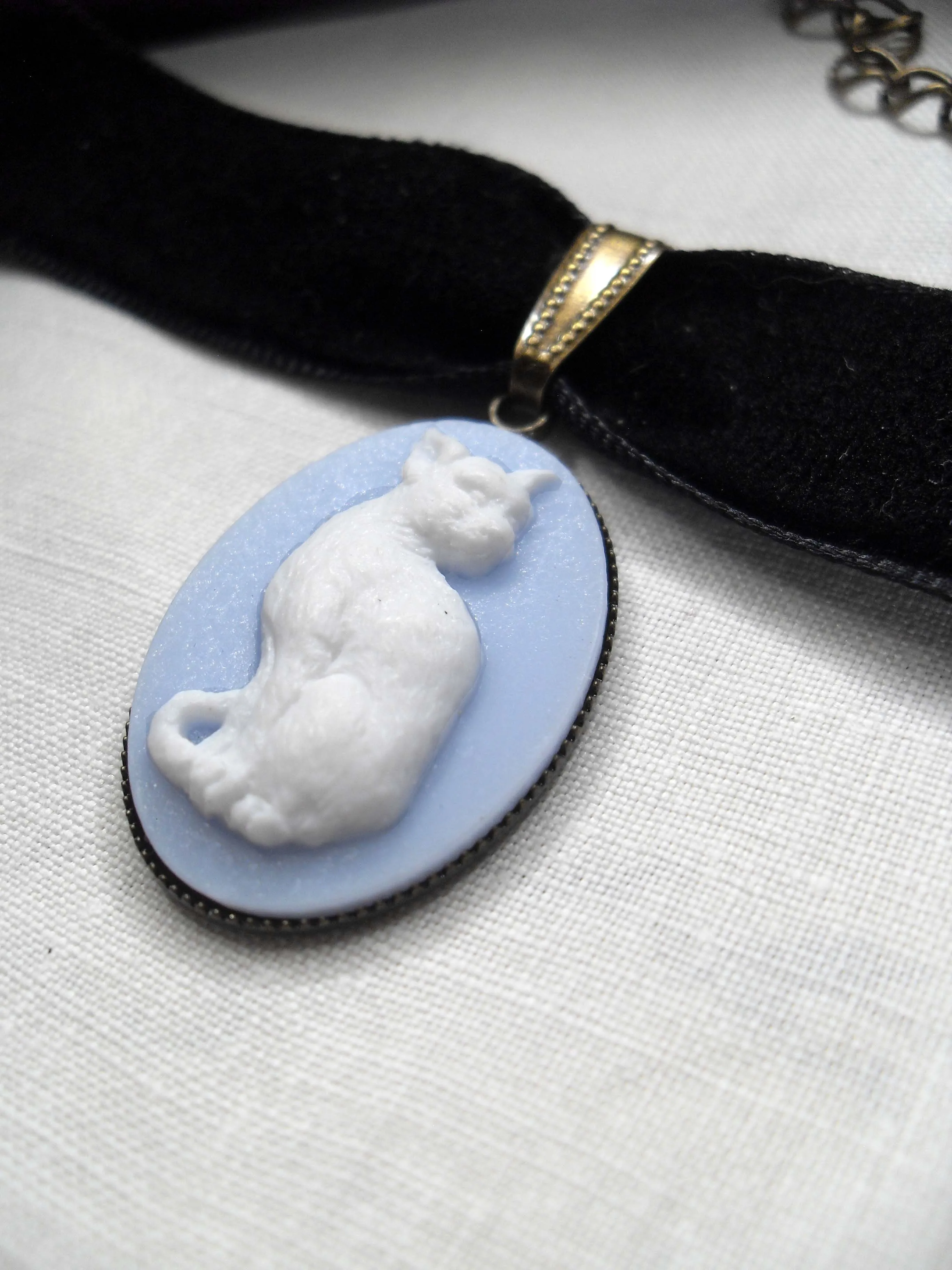 CAT CAMEO CHOKER