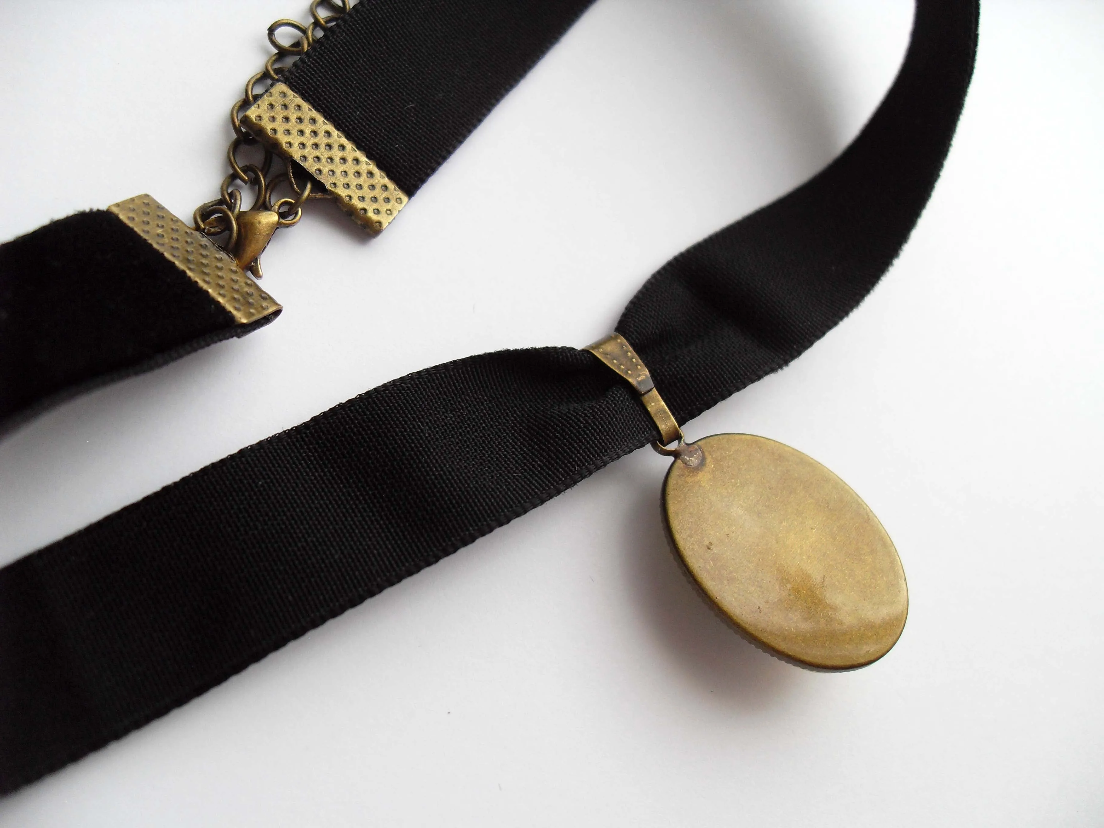 CAT CAMEO CHOKER