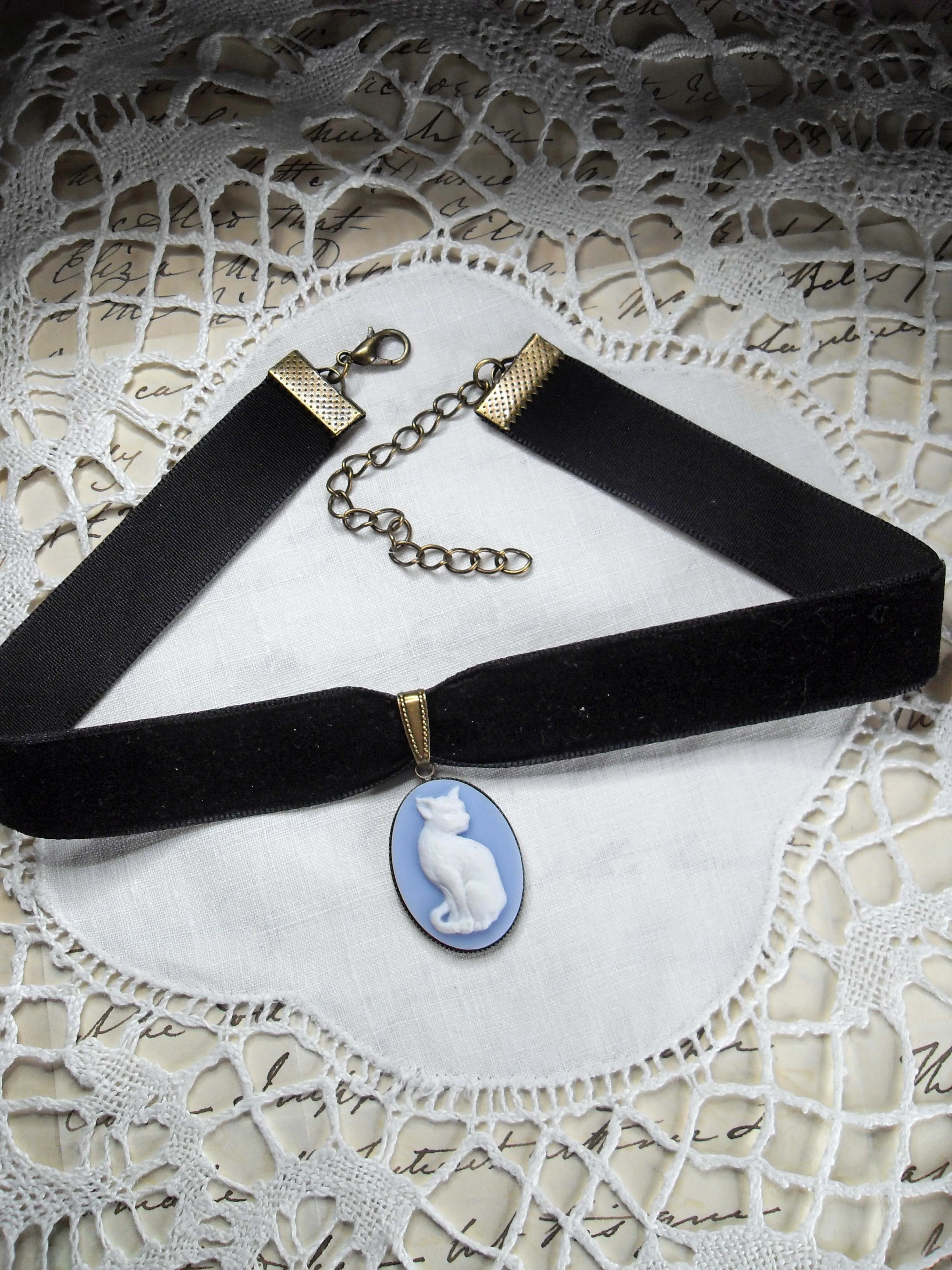 CAT CAMEO CHOKER