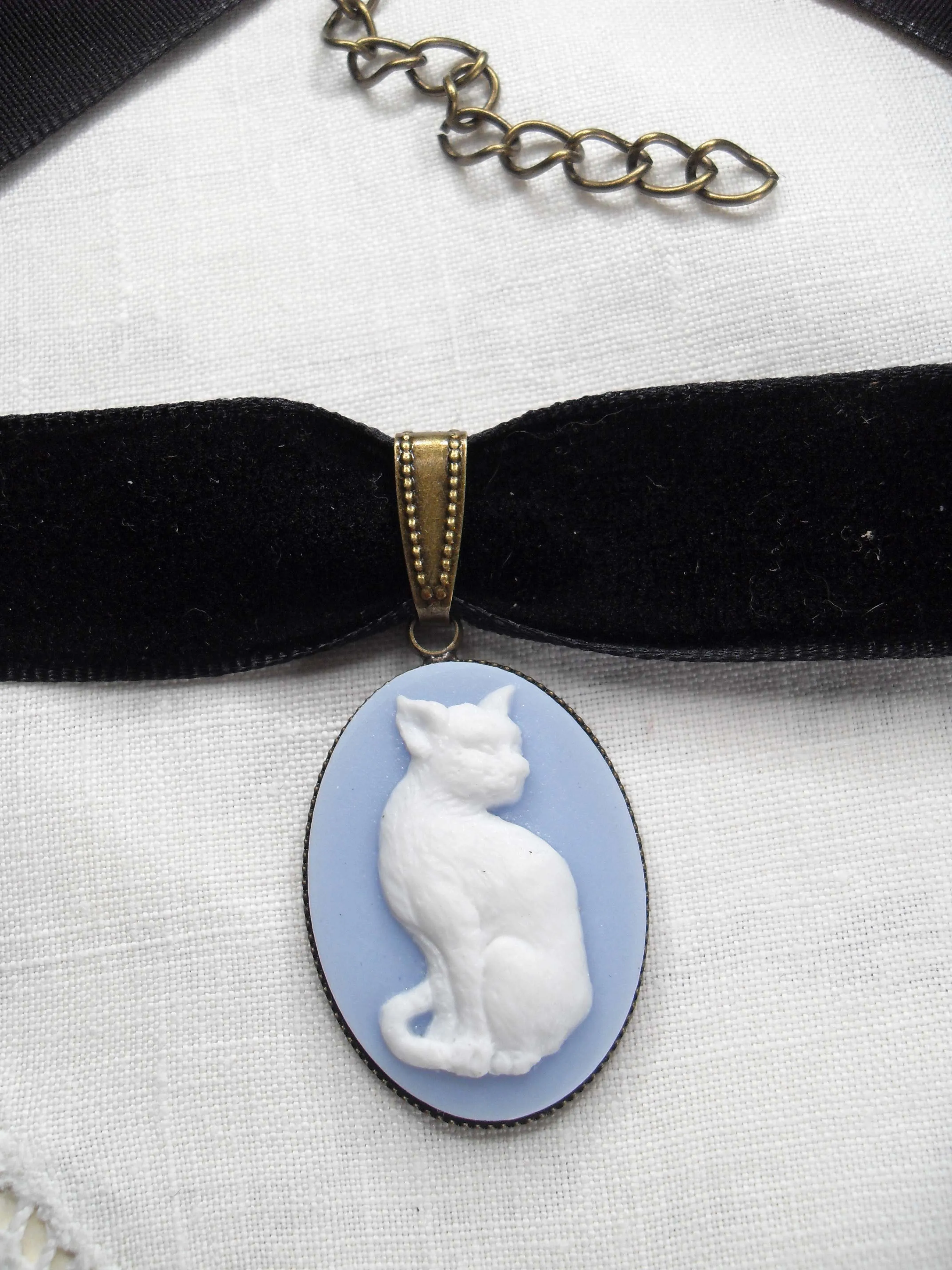 CAT CAMEO CHOKER