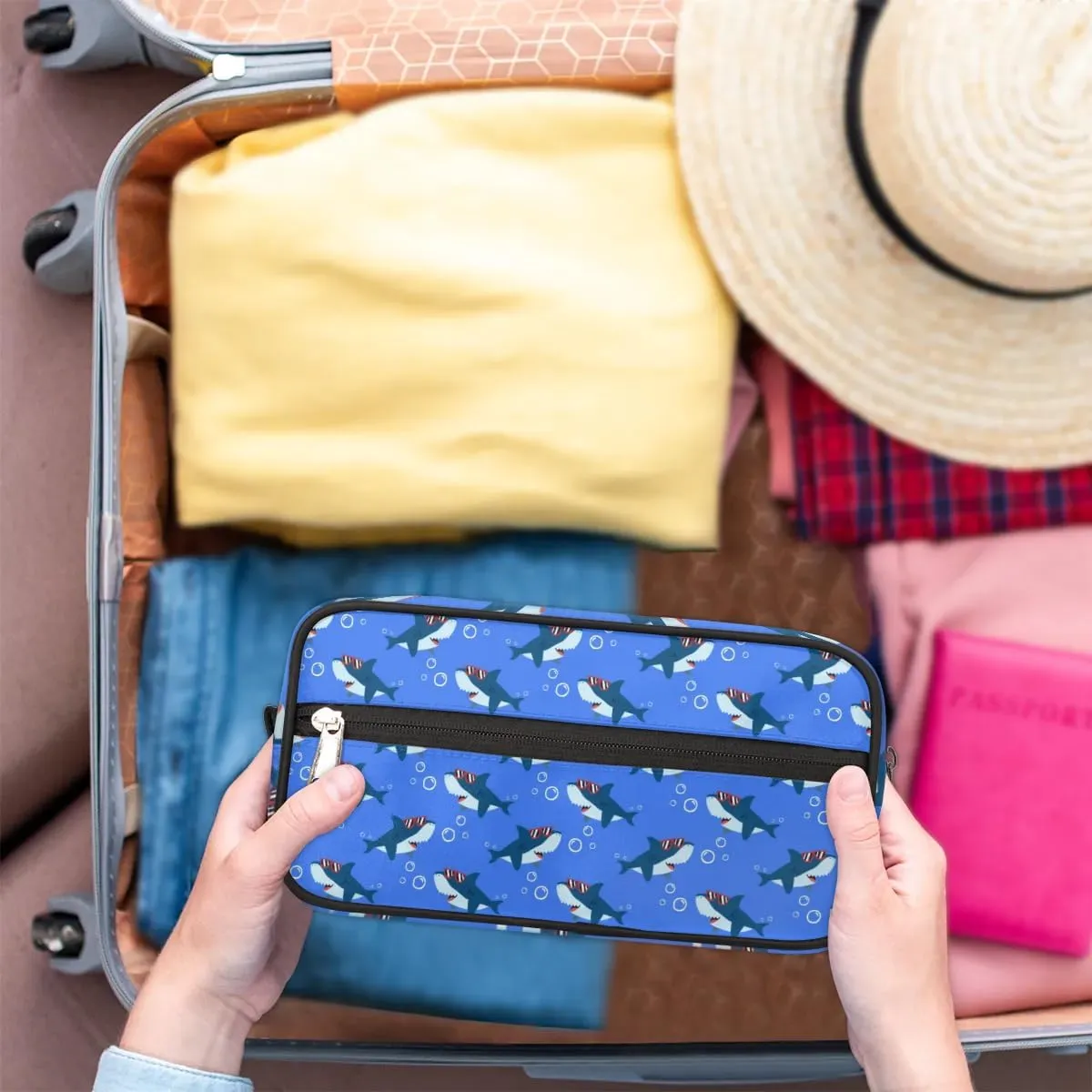 Cute Shark Travel Toiletry Bag Kit for Men Ocean Animal Cosmetic Makeup Bag for Boys Waterproof Shaving Bag Hanging Wash Bag Organizer for Toiletries Accessories