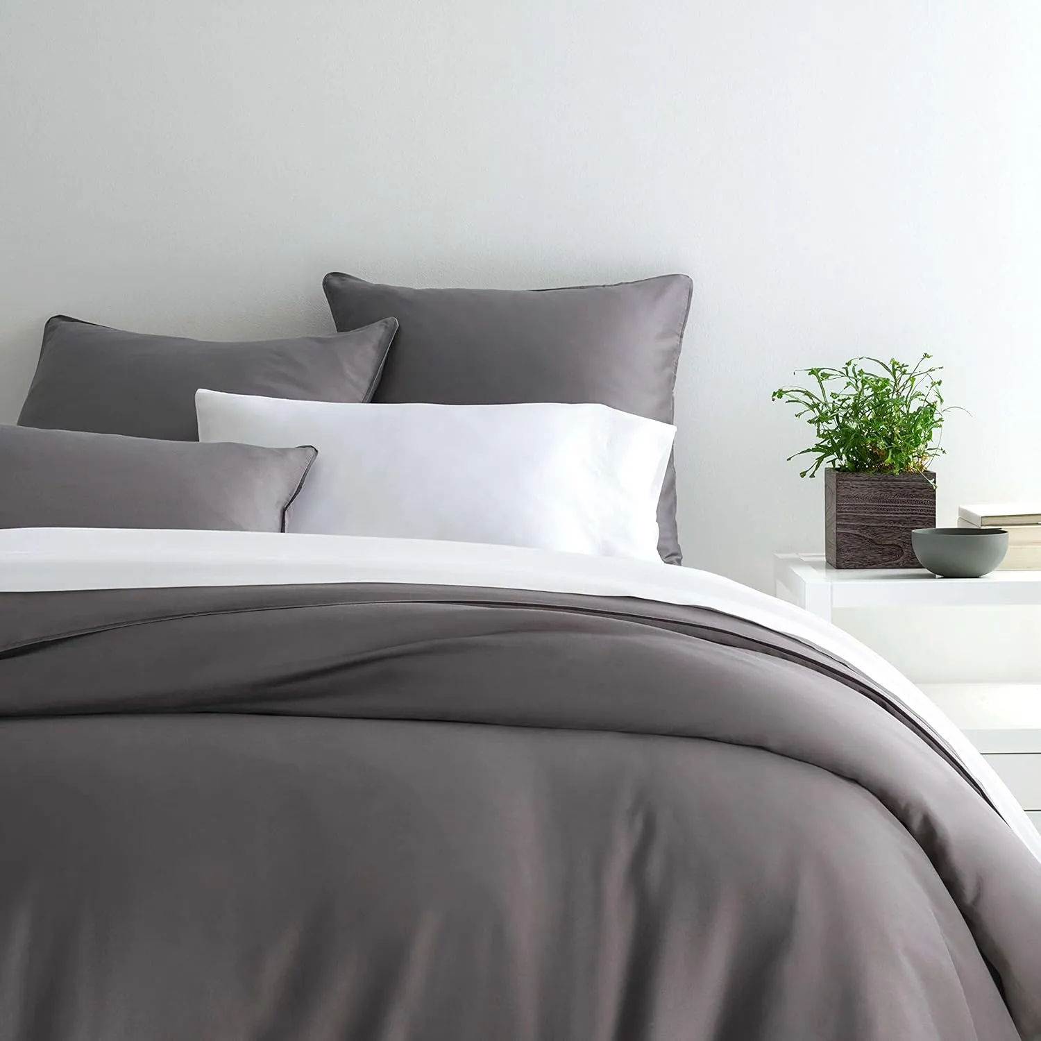Essential Sateen White Pillowcases, Standard Size, White Solid Pattern