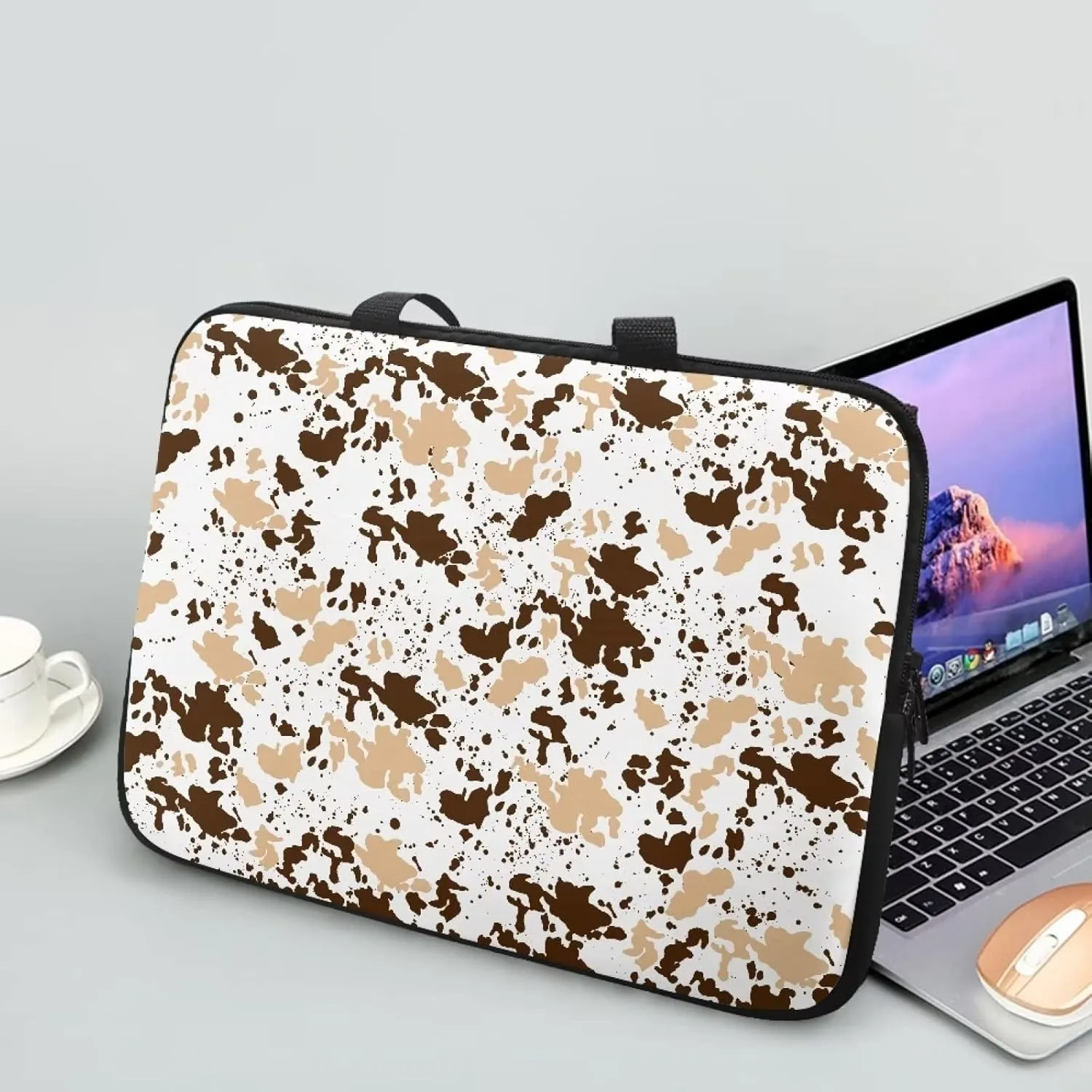 Gomyblomy Brown Cow Print Universal Laptop Bag, Fashionable Large Capacity Computer Handbag, Professional Business Work Briefcase, Suitable for 15 Inch Laptop