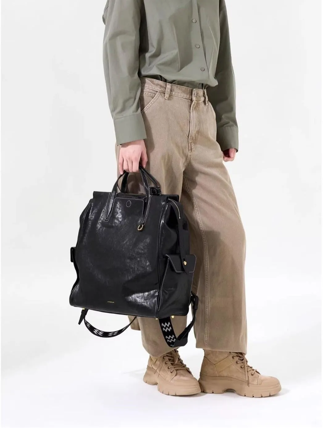 Leather Backpack Full Grain Real Leather Travel Bag and Carry-On Rucksack (Black) (Black, Genuine Leather, W35*H38*D17cm)