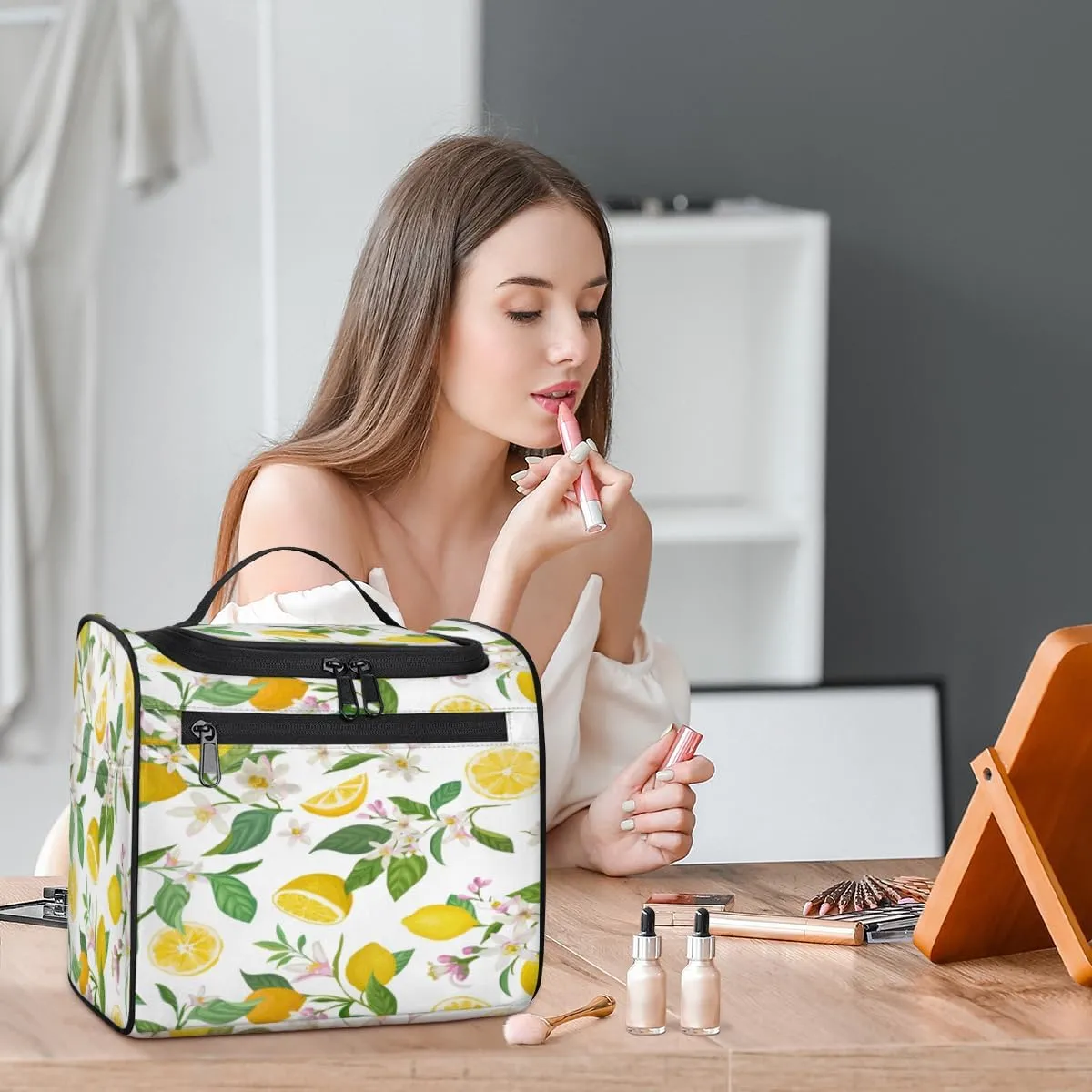 Lemons Pattern Hanging Toiletry Bag for Men Women Travel Cosmetic Makeup Organizer Bag Water Resistant Large Portable Wash Case for Accessories, Toiletries, Cosmetics