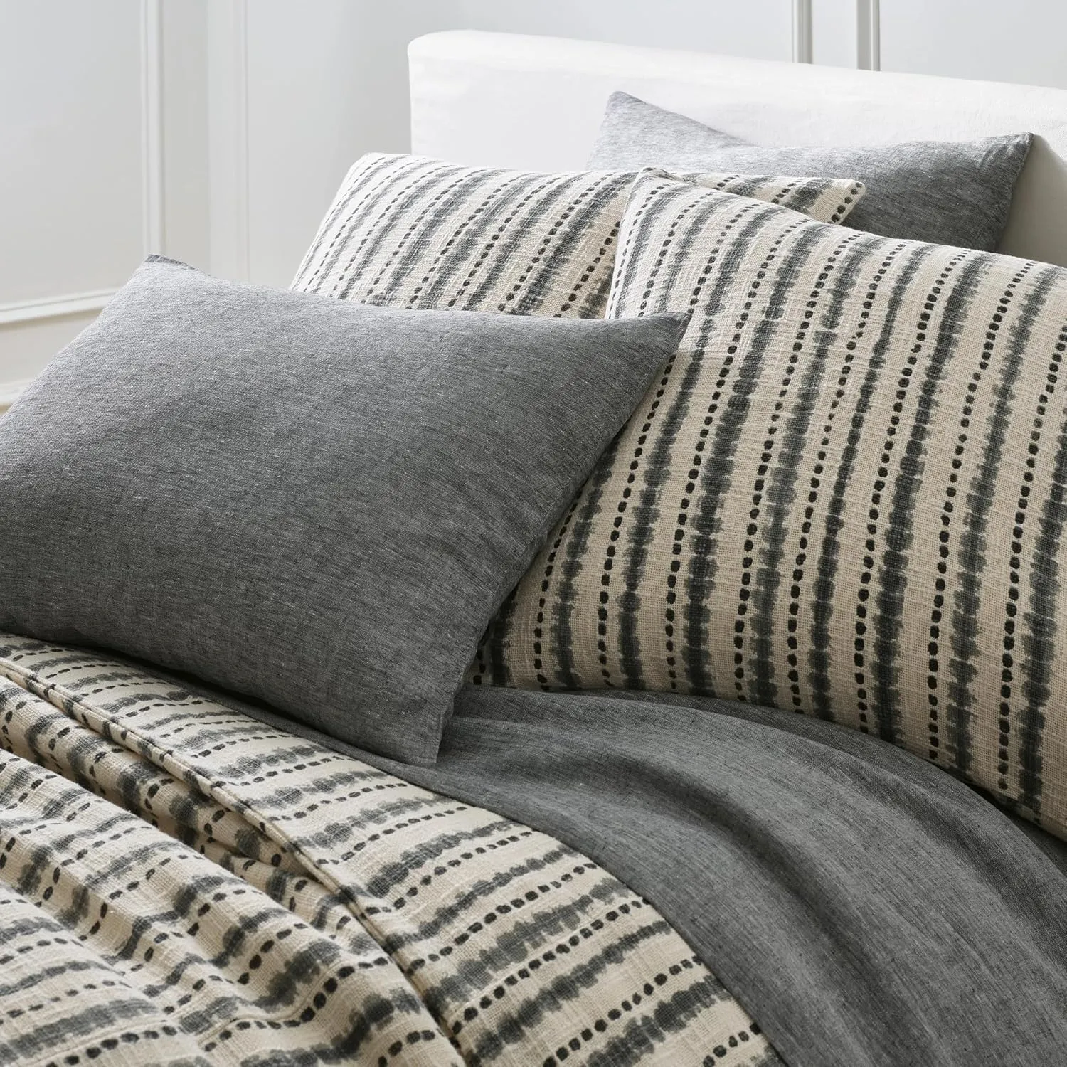 Lush Linen Black Duvet Duvet Sham, Euro Size, Black Solid Pattern