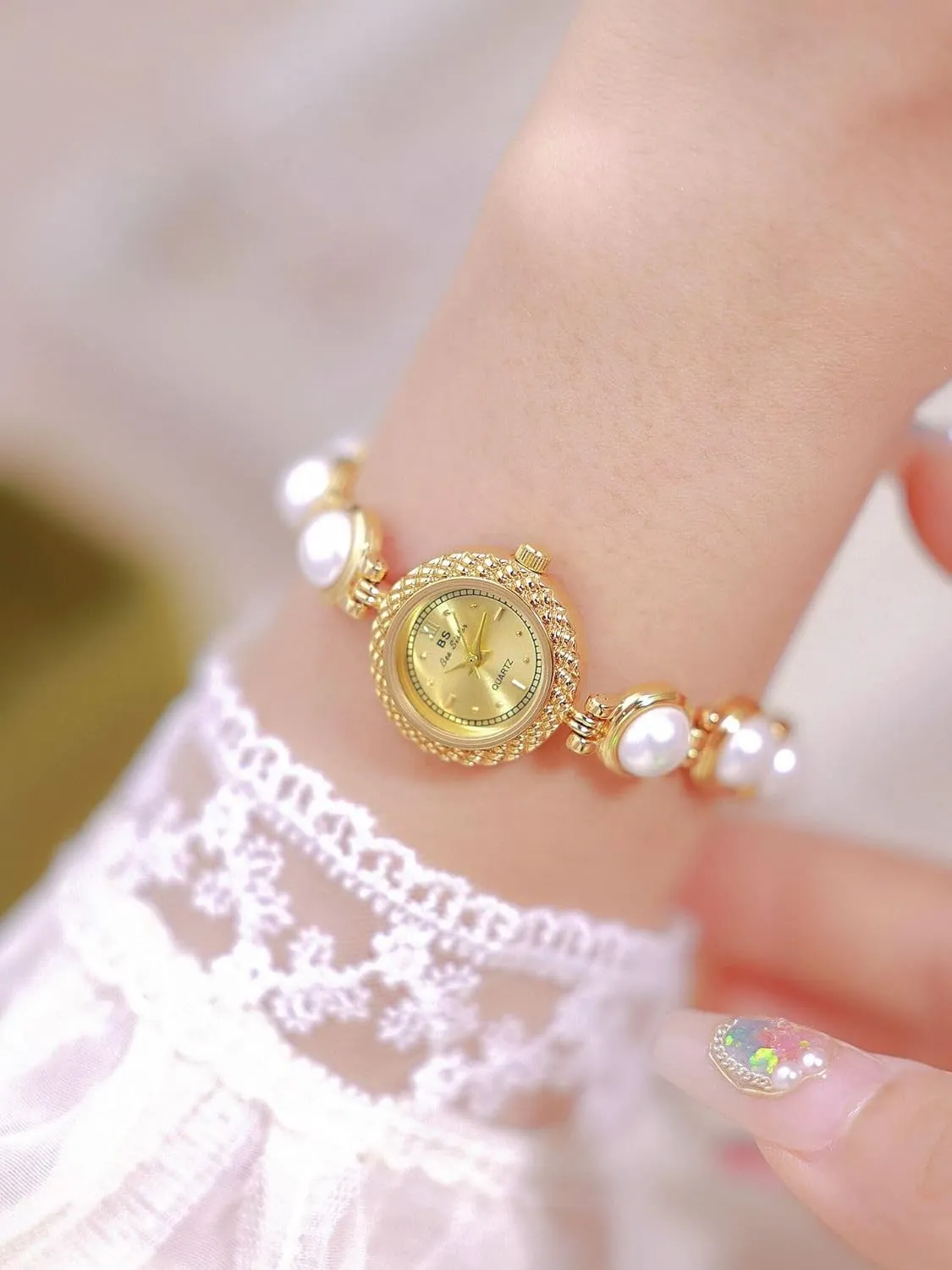 MASTOP Women's Dainty Pearl Bracelet Watch Elegant Quartz Analog Vintage Gold and Silver Watches Waterproof Wristwatch for Dress Party Christmas Gift