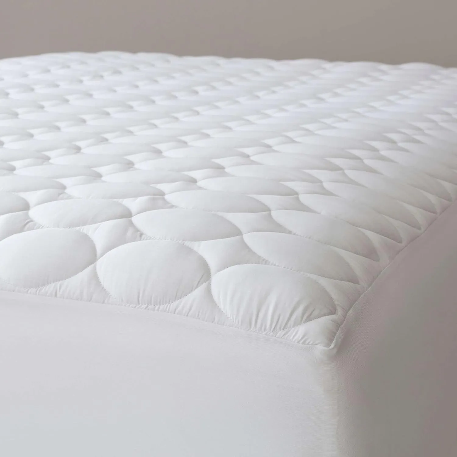 Mattress Pad, Queen Size, White Solid Pattern