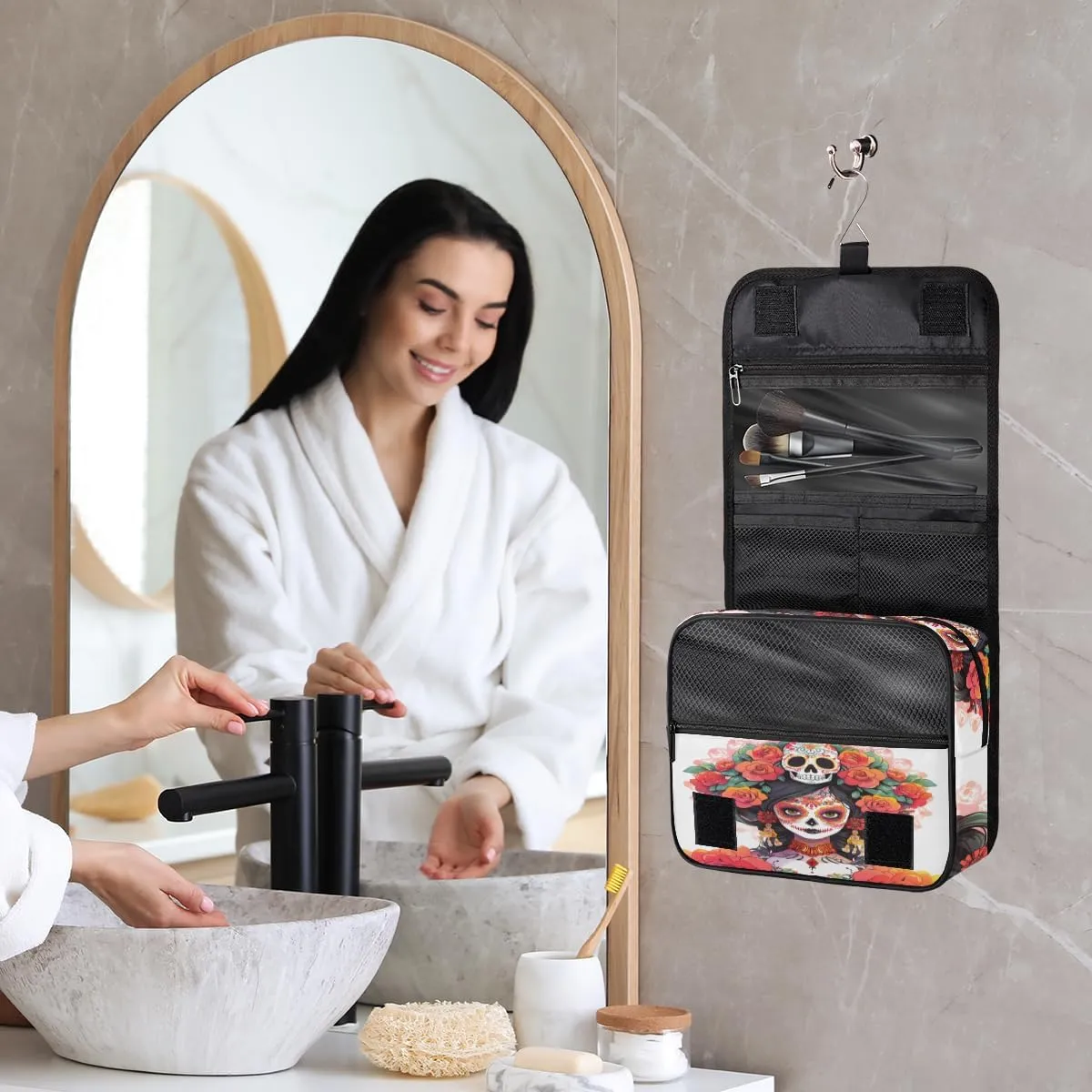 Mexican Sugar Skull Travel Toiletry Bag with Hanging Hook, Waterproof Toiletries Bag for Women, Portable Makeup Organizer for Makeup Brushes Digital Accessories, Hanging Cosmetics Bag for Bathroom