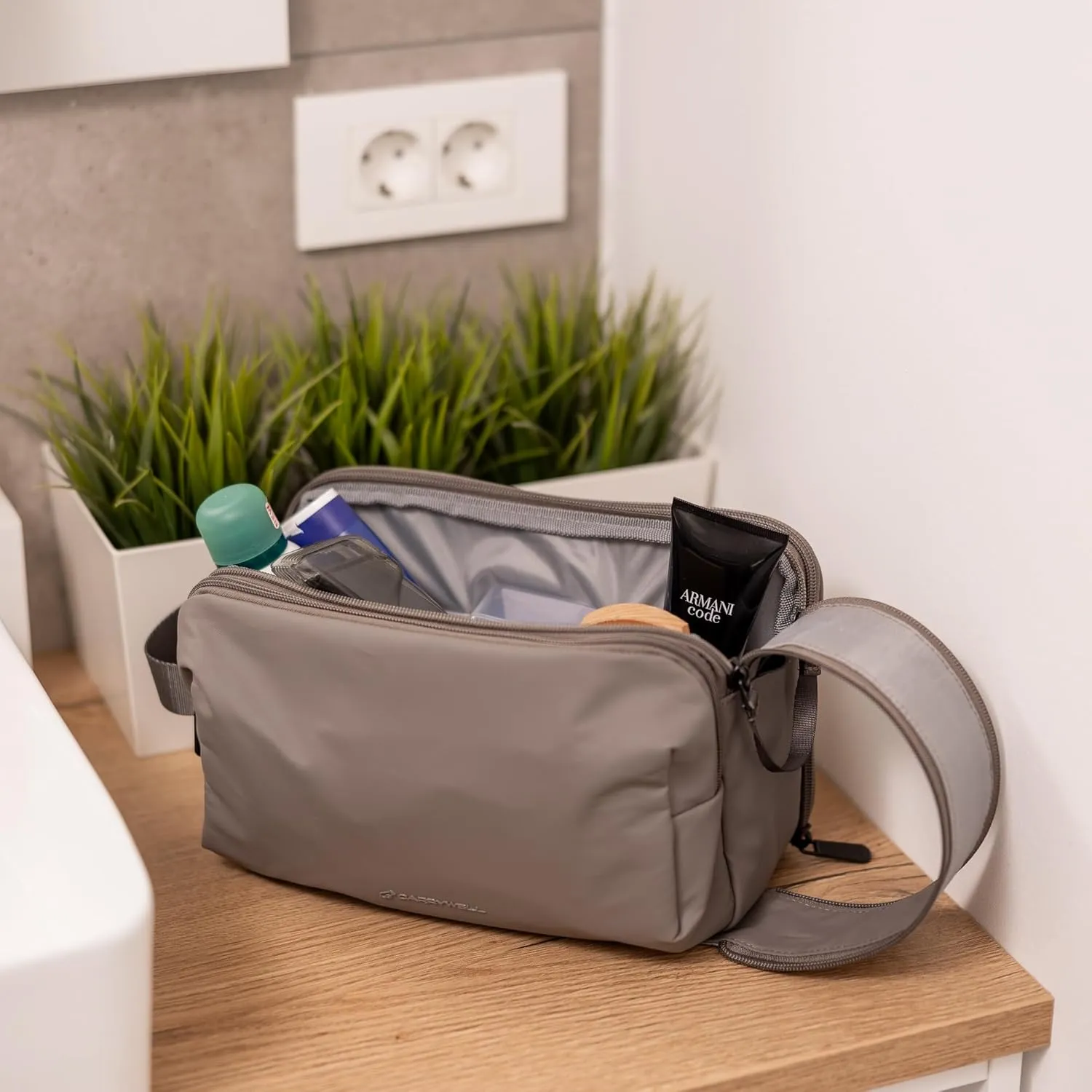 (Not Made In China) Men's Travel Toiletry Bag, Dopp Kit For Men, Water-Resistant Shaving Bag and Organizer for Toiletries and Accessories (Gray)