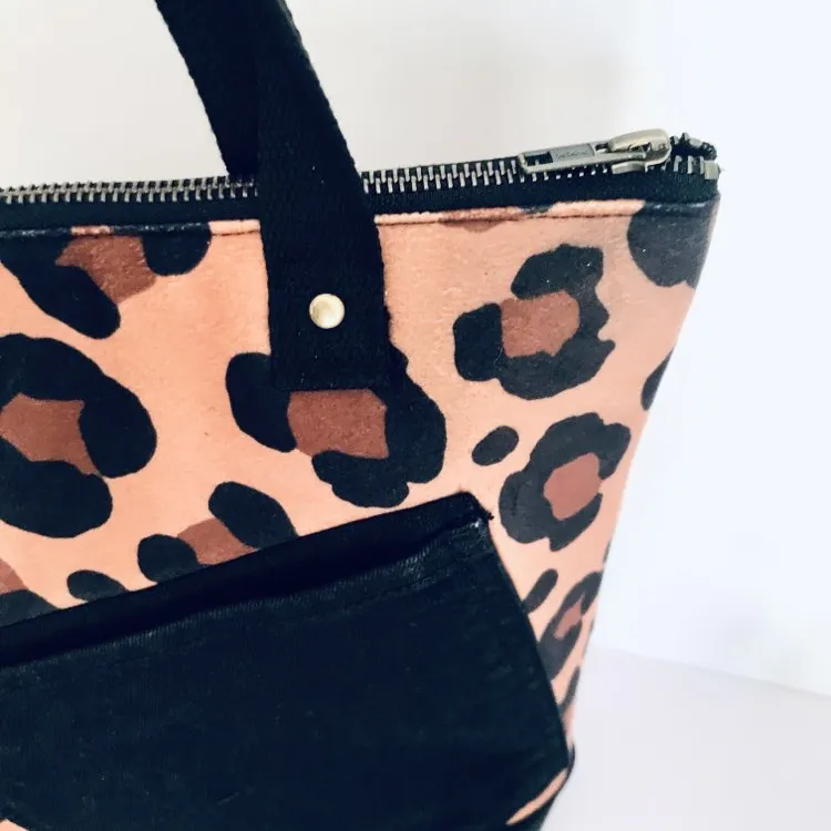 Padded tote bag - remnant leopard faux suede x black denim