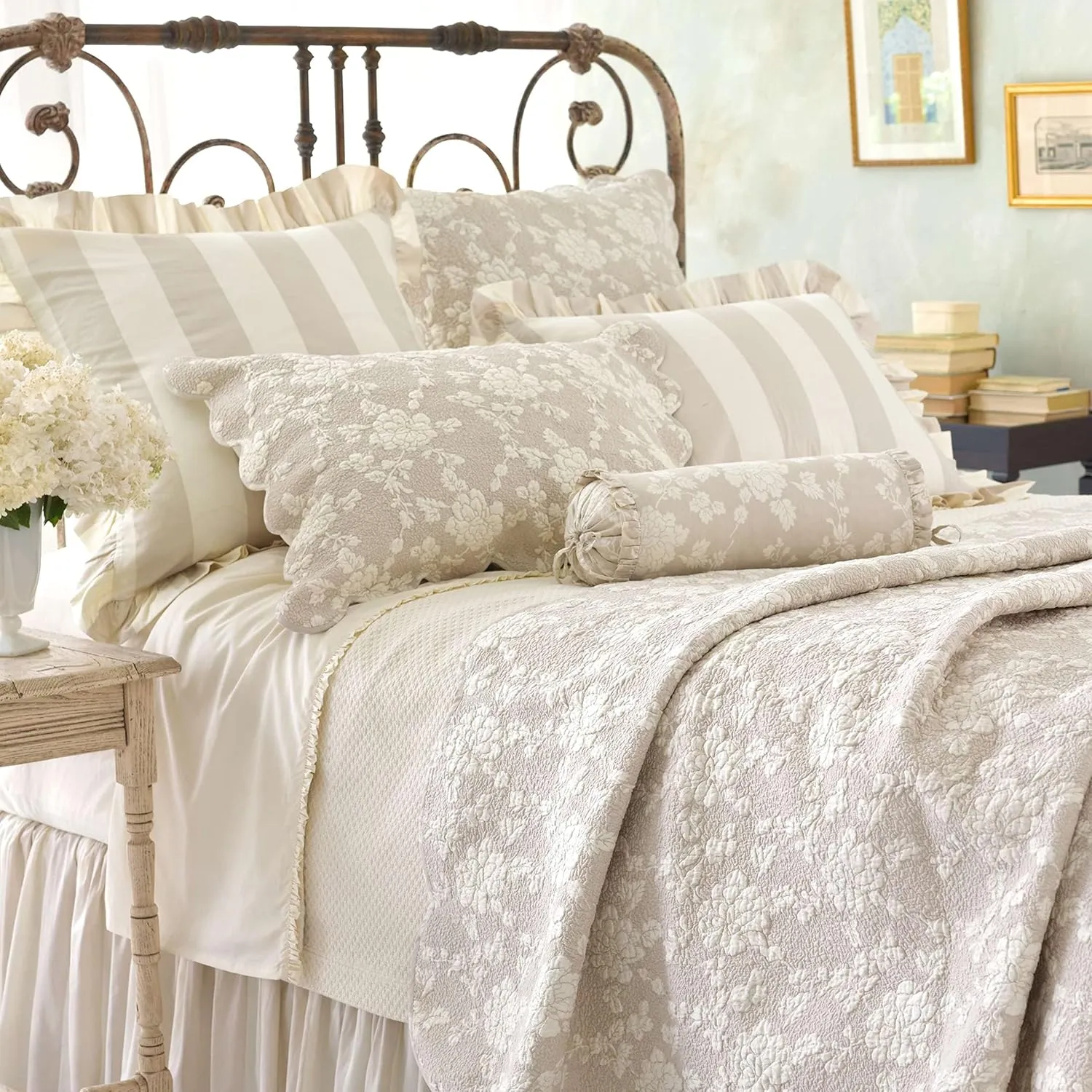 Petite Trellis Ivory Matelasse Coverlet, Queen Size, Ivory Solid Pattern