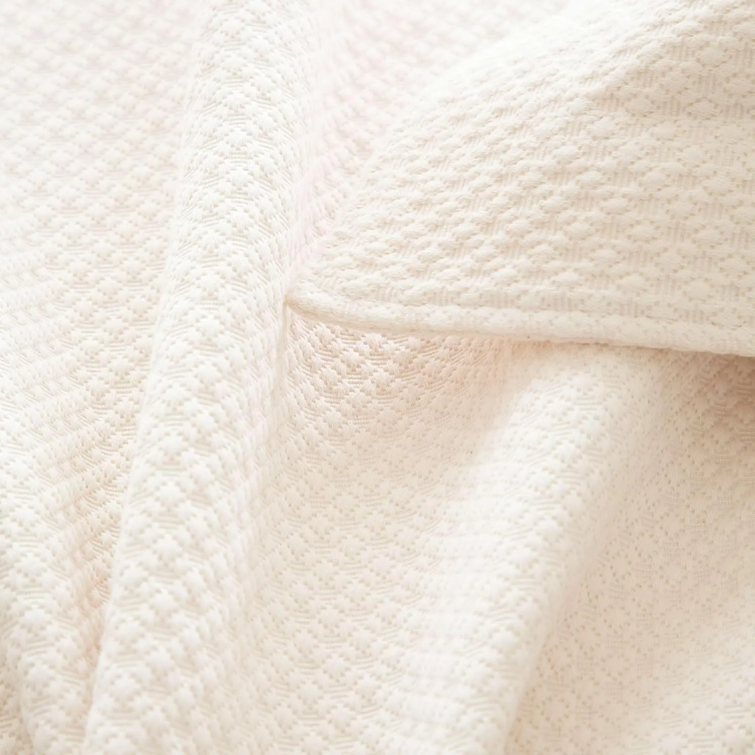 Petite Trellis Ivory Matelasse Coverlet, Queen Size, Ivory Solid Pattern