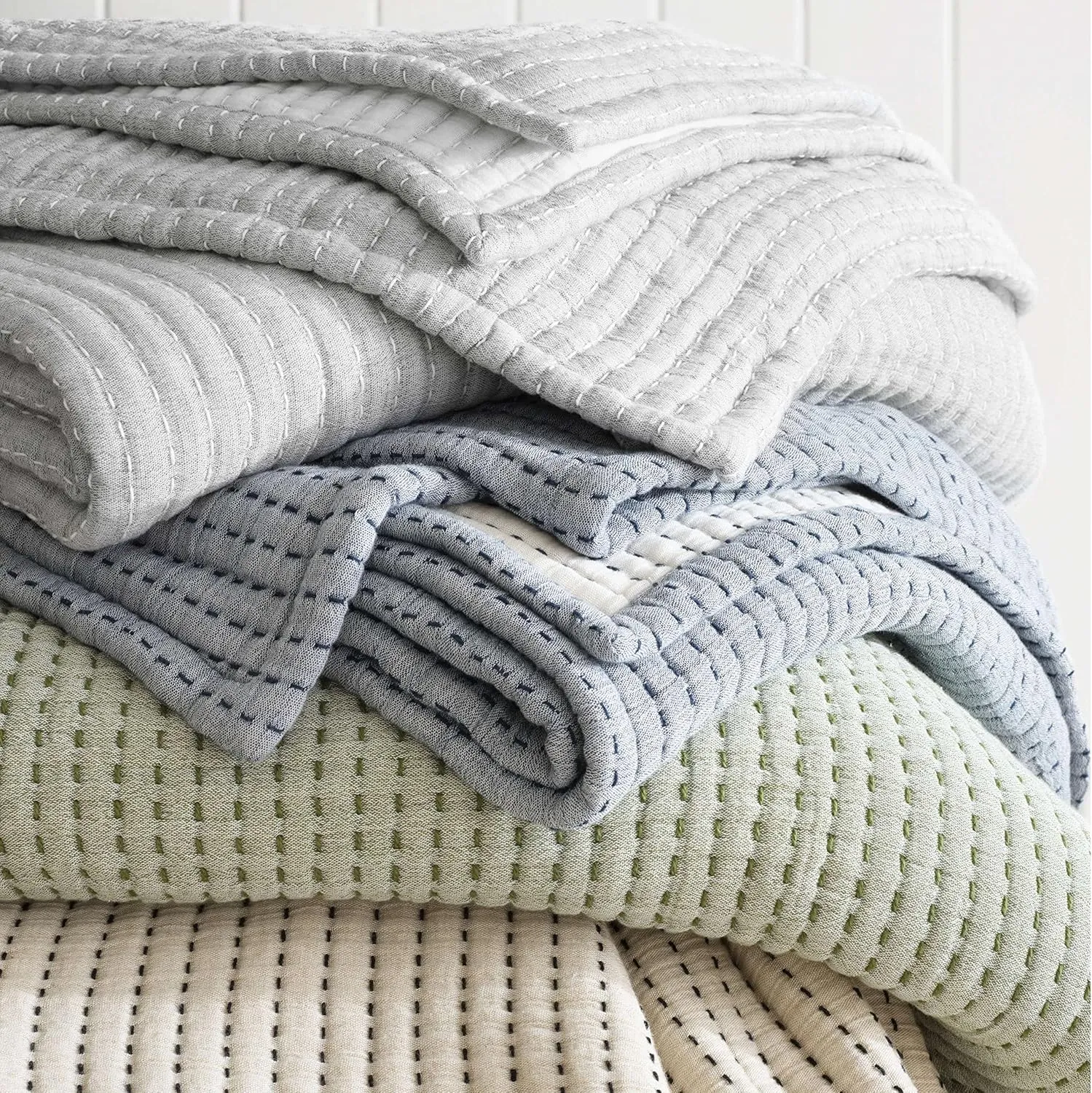 Pick Stitch Grey Matelasse Coverlet, Twin Size, Grey/White Solid Pattern