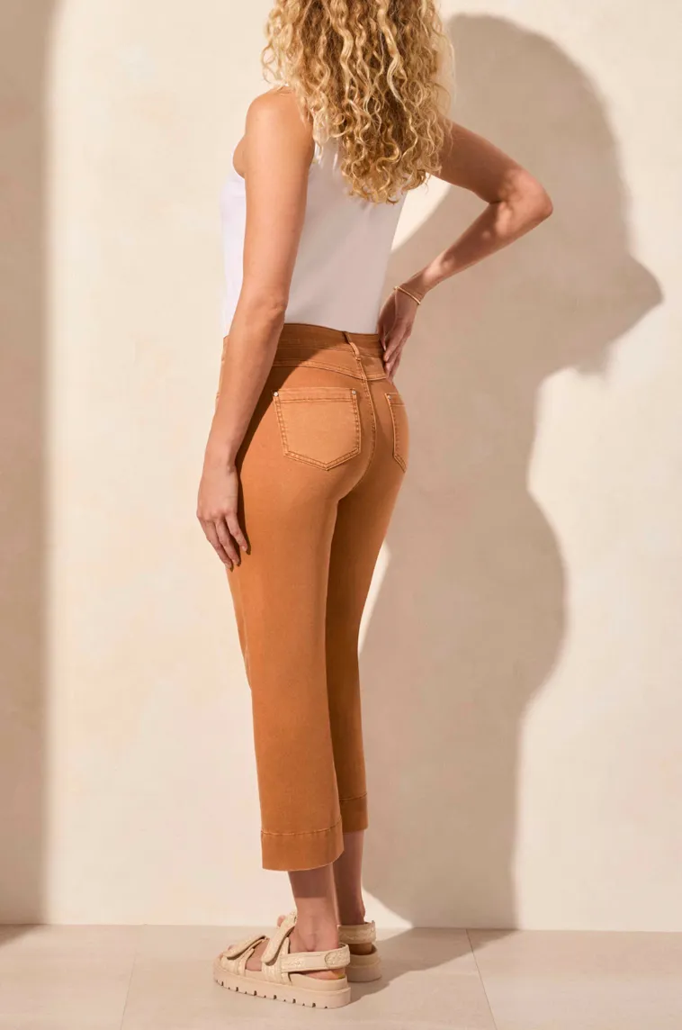 Pull-on Kick Flare Capri