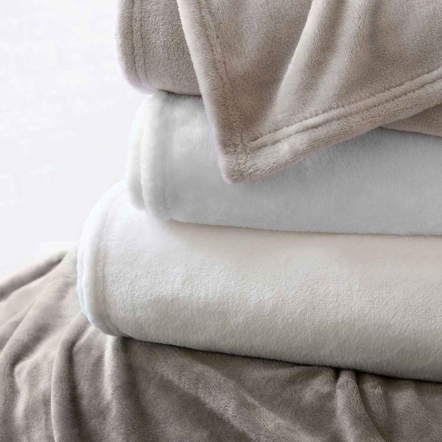 Sheepy Fleece 2.0 White Blanket, King Size, White Solid Pattern