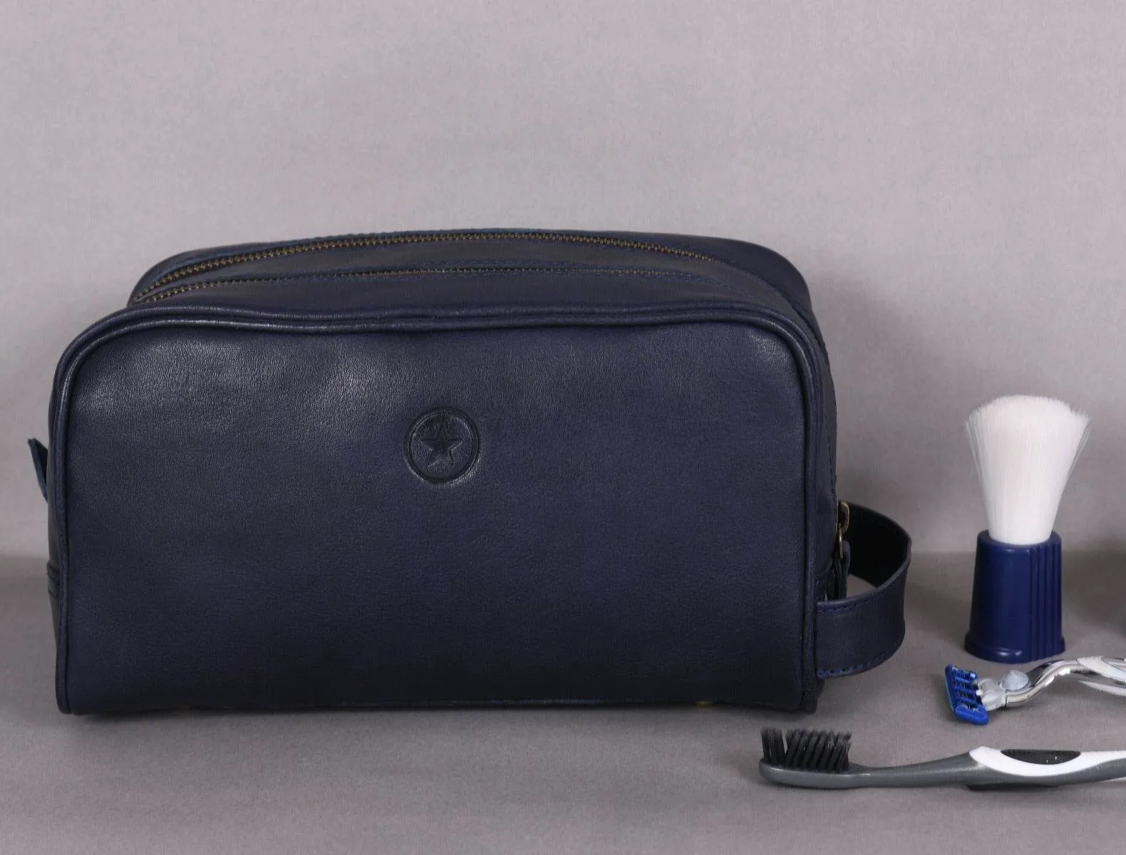 Tampa Leather Toiletry Bag - Navy Blue