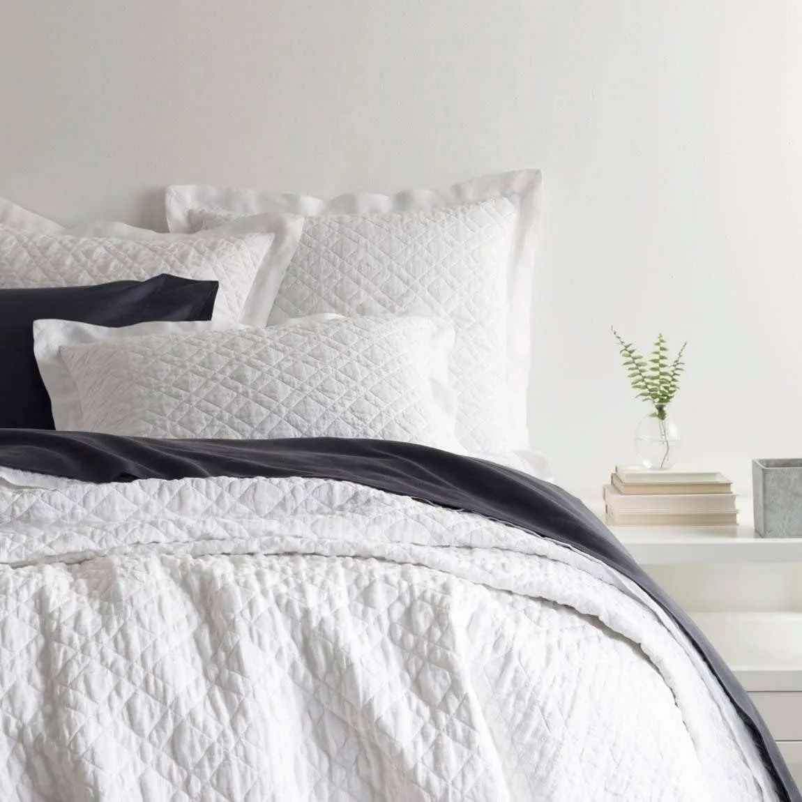 Washed Linen White Quilt, King Size, White Solid Pattern