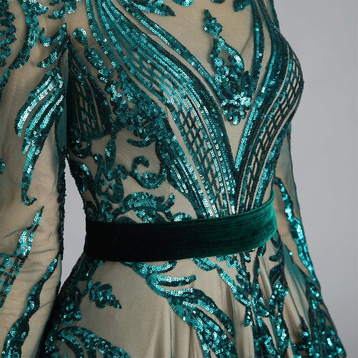 Women's Sequin Long Sleeves Formal Evening Dress Luxurious Chapel Train Prom Party Gowns
