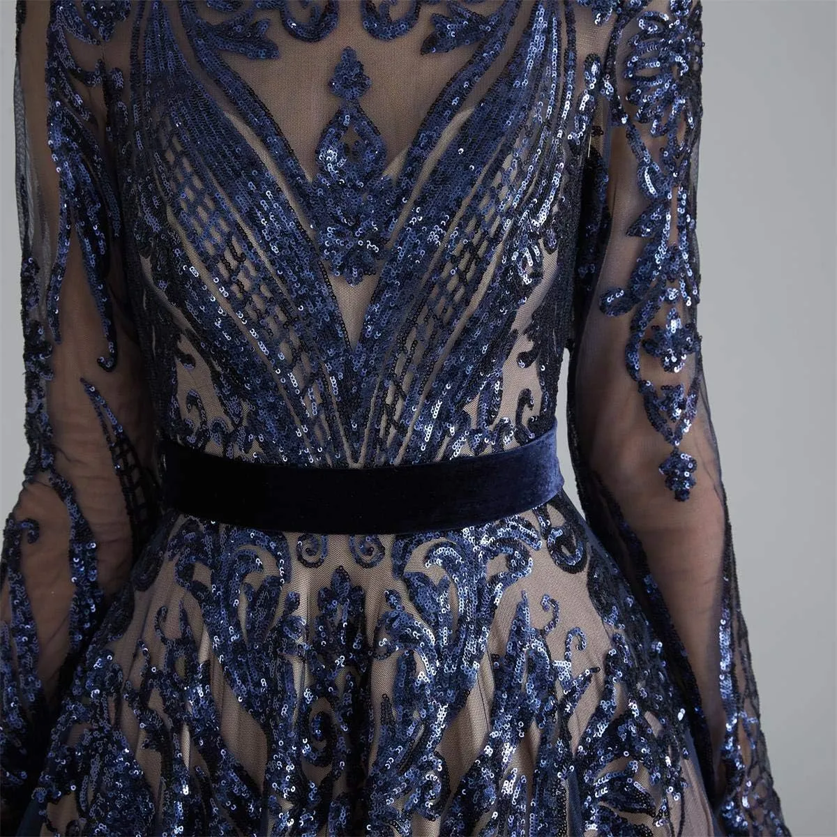 Women's Sequin Long Sleeves Formal Evening Dress Luxurious Chapel Train Prom Party Gowns