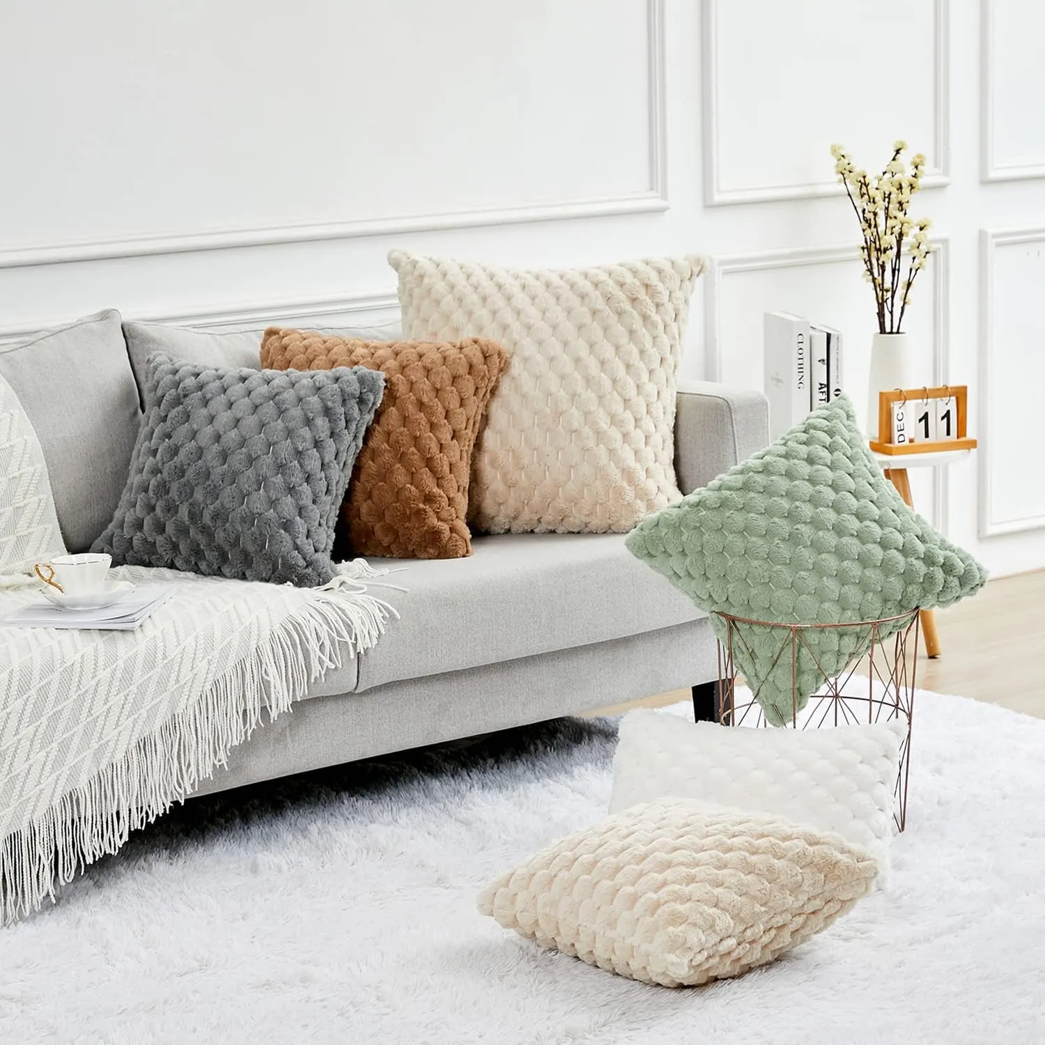 Yaertun Pack of 2 Super Soft Cozy Decorative Throw Pillow Covers Fuzzy Plush Faux Fur Luxury Cushion Cover Pillowcase for Sofa Couch Bed Livingroom 16x16 Inch Beige