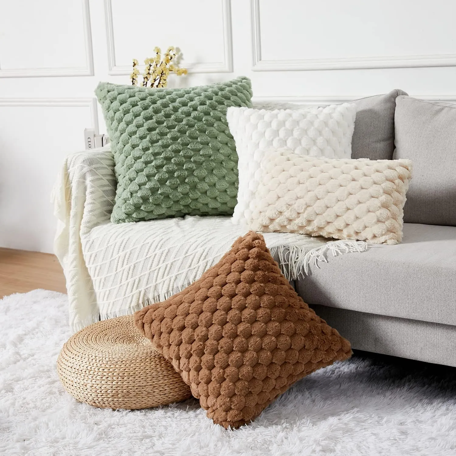 Yaertun Pack of 2 Super Soft Cozy Decorative Throw Pillow Covers Fuzzy Plush Faux Fur Luxury Cushion Cover Pillowcase for Sofa Couch Bed Livingroom 16x16 Inch Beige